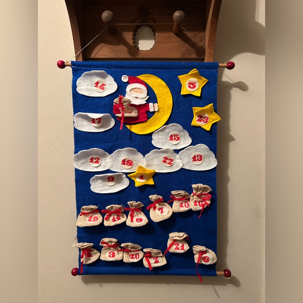 Countdown to Christmas /Festive Advent Calendar Wall Hanging. Get ready now!!